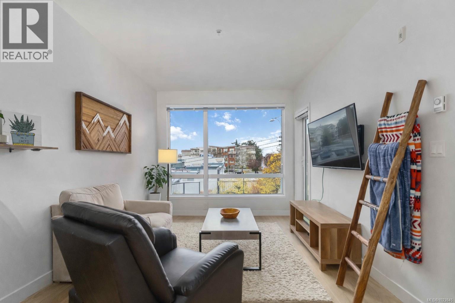 302 9864 Fourth St, Sidney, British Columbia V8L 2Z4 - Photo 2 - 1023845