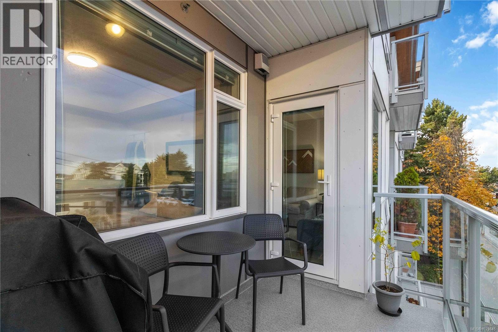 302 9864 Fourth St, Sidney, British Columbia V8L 2Z4 - Photo 18 - 1023845