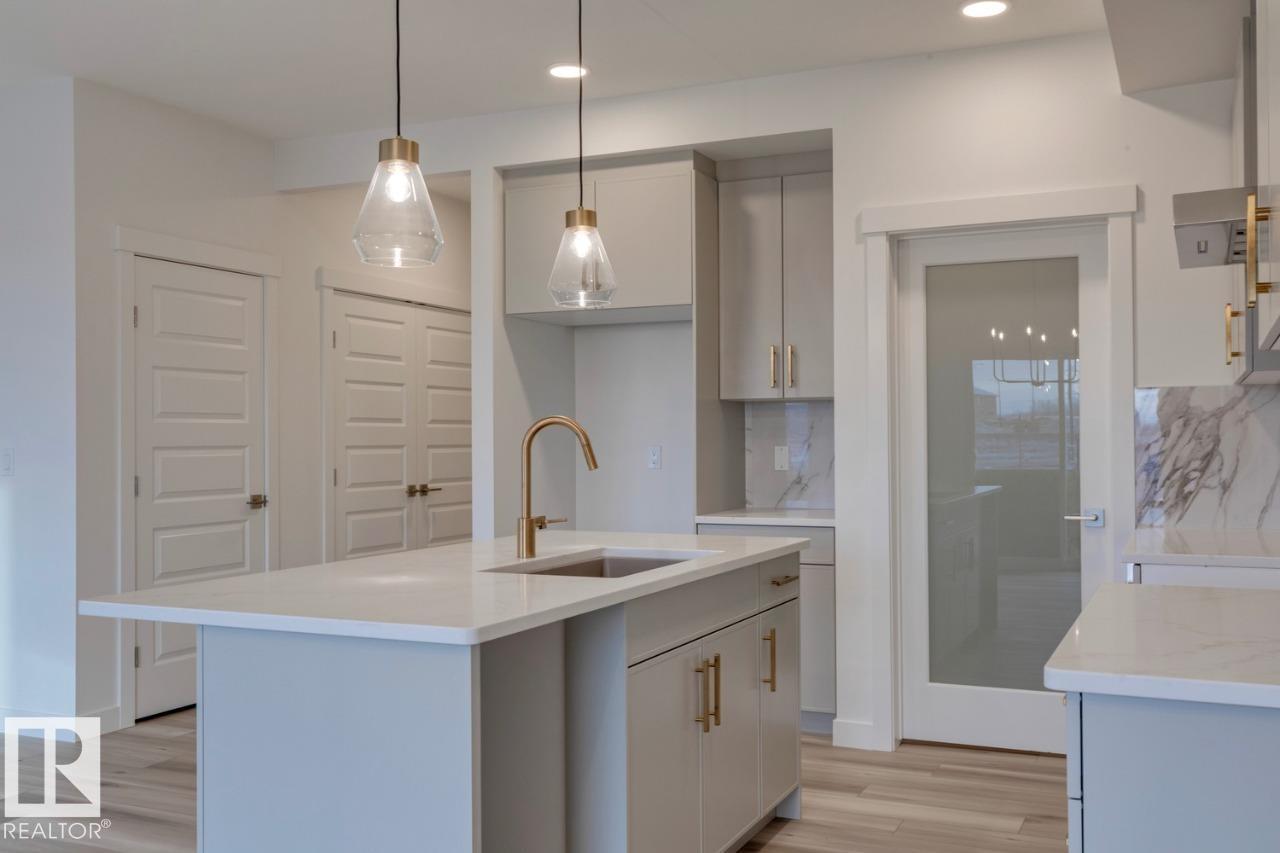 923 18 Av Nw, Edmonton, Alberta  T6T 2X3 - Photo 13 - E4469196