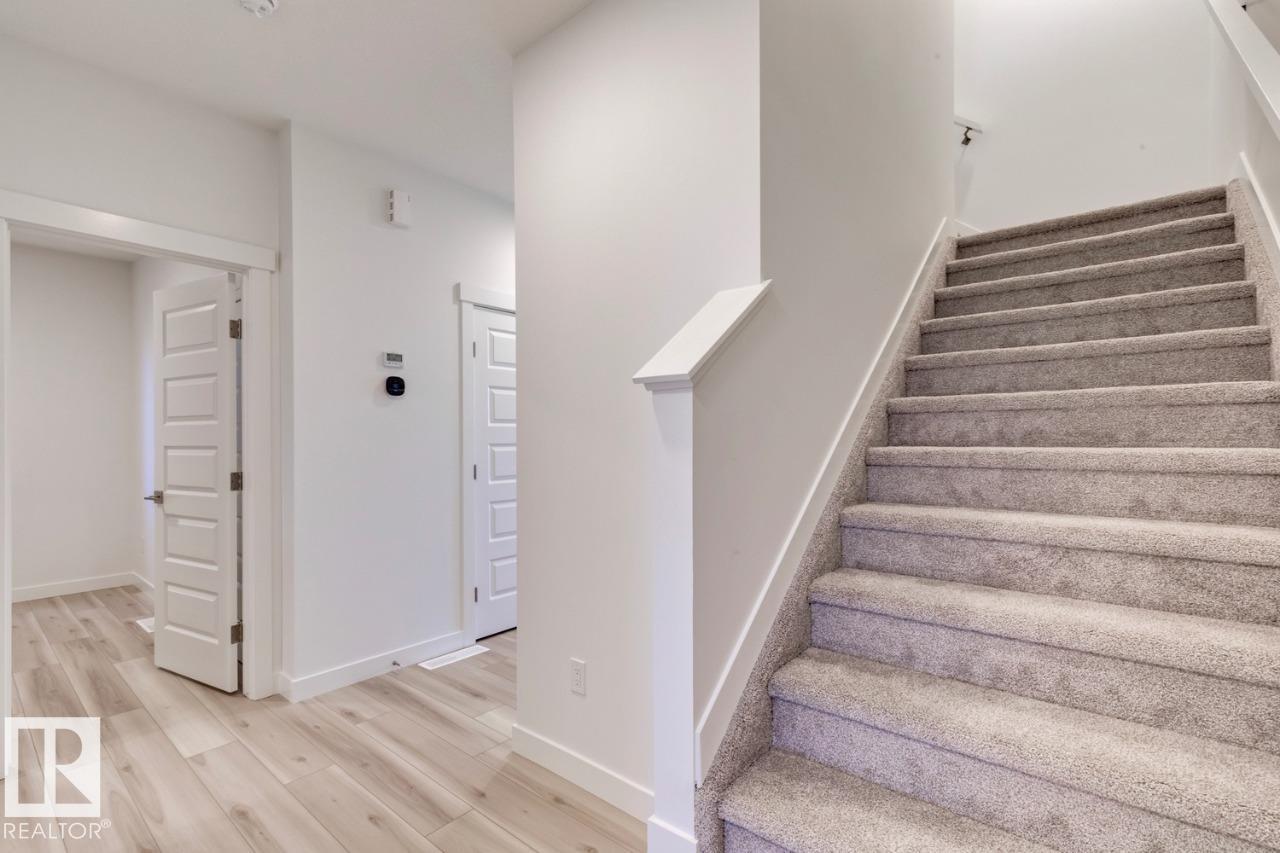 923 18 Av Nw, Edmonton, Alberta  T6T 2X3 - Photo 4 - E4469196