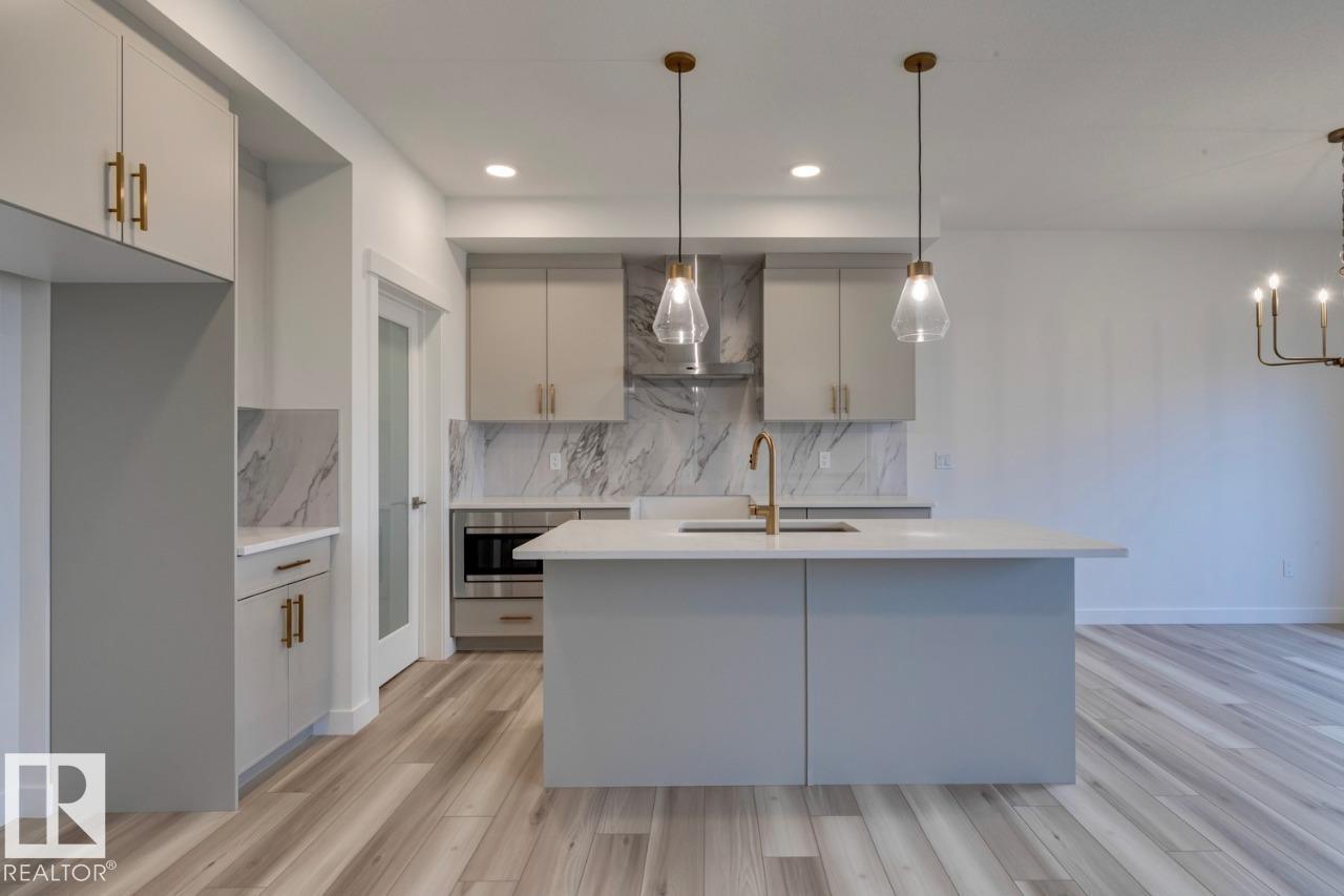 923 18 Av Nw, Edmonton, Alberta  T6T 2X3 - Photo 9 - E4469196