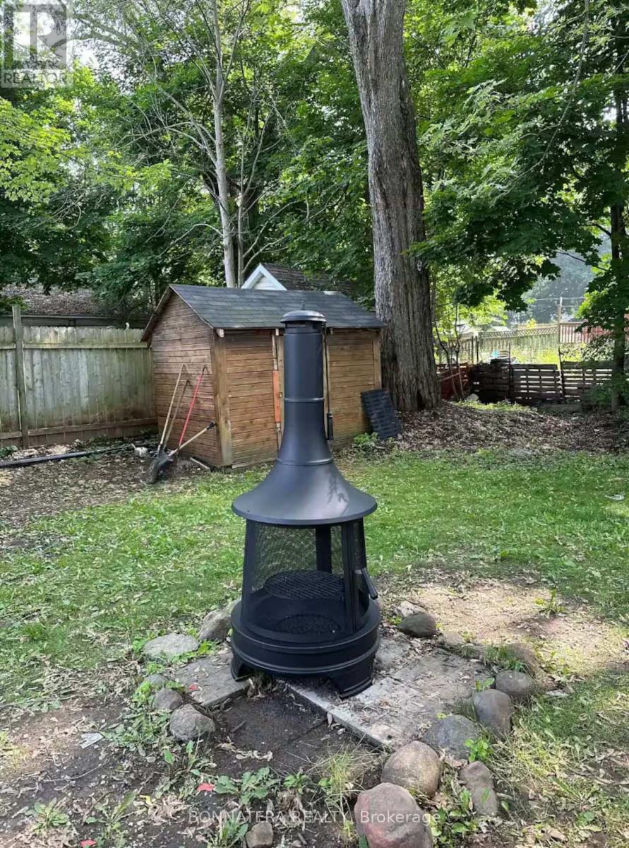 Cabin - 687 Innisfil Beach Road, Innisfil, Ontario  L0L 2M0 - Photo 19 - N12456554