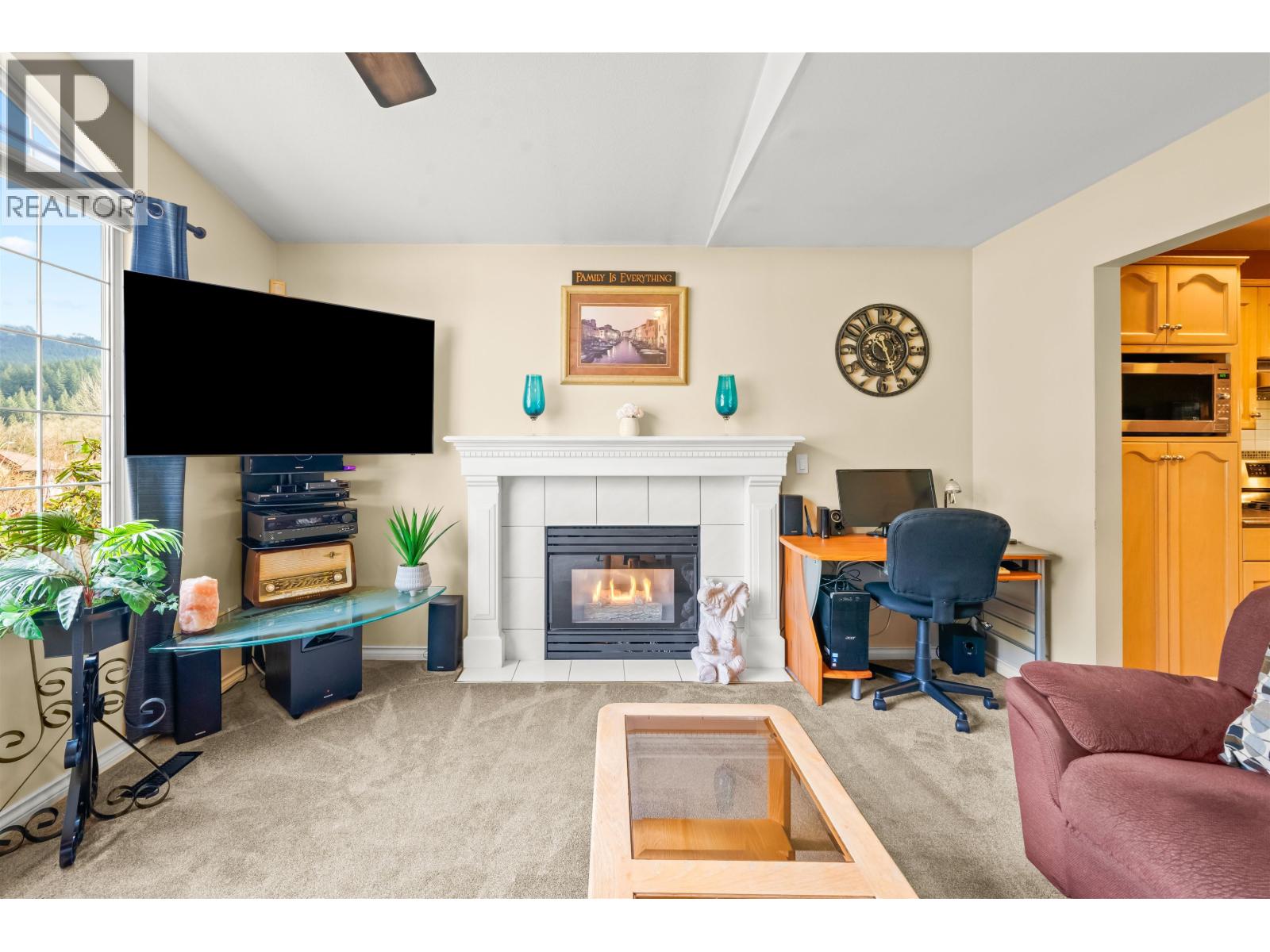 3302 Robson Drive, Coquitlam, British Columbia  V3E 2X8 - Photo 3 - R3081777