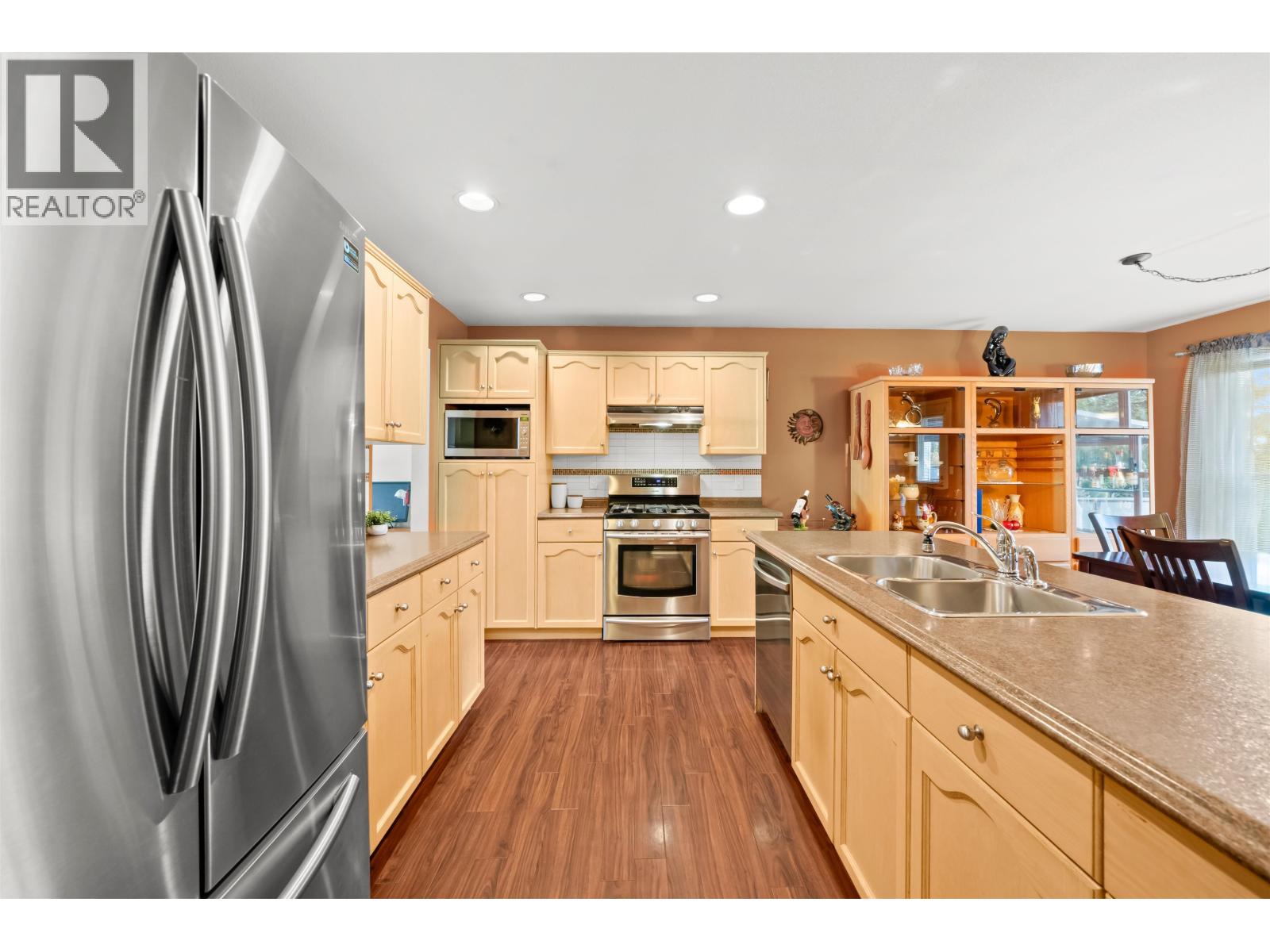 3302 Robson Drive, Coquitlam, British Columbia  V3E 2X8 - Photo 6 - R3081777