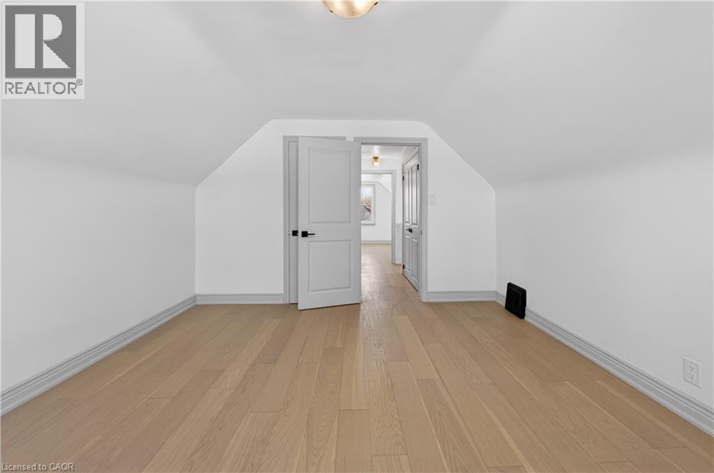 3 East 35th Street, Hamilton, Ontario  L8V 3X5 - Photo 22 - 40799906