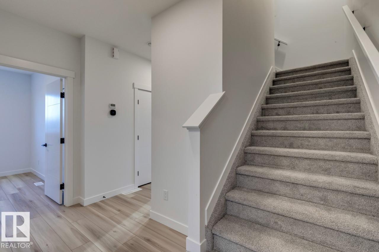 907 18 Av Nw, Edmonton, Alberta  T6T 2X3 - Photo 7 - E4469203