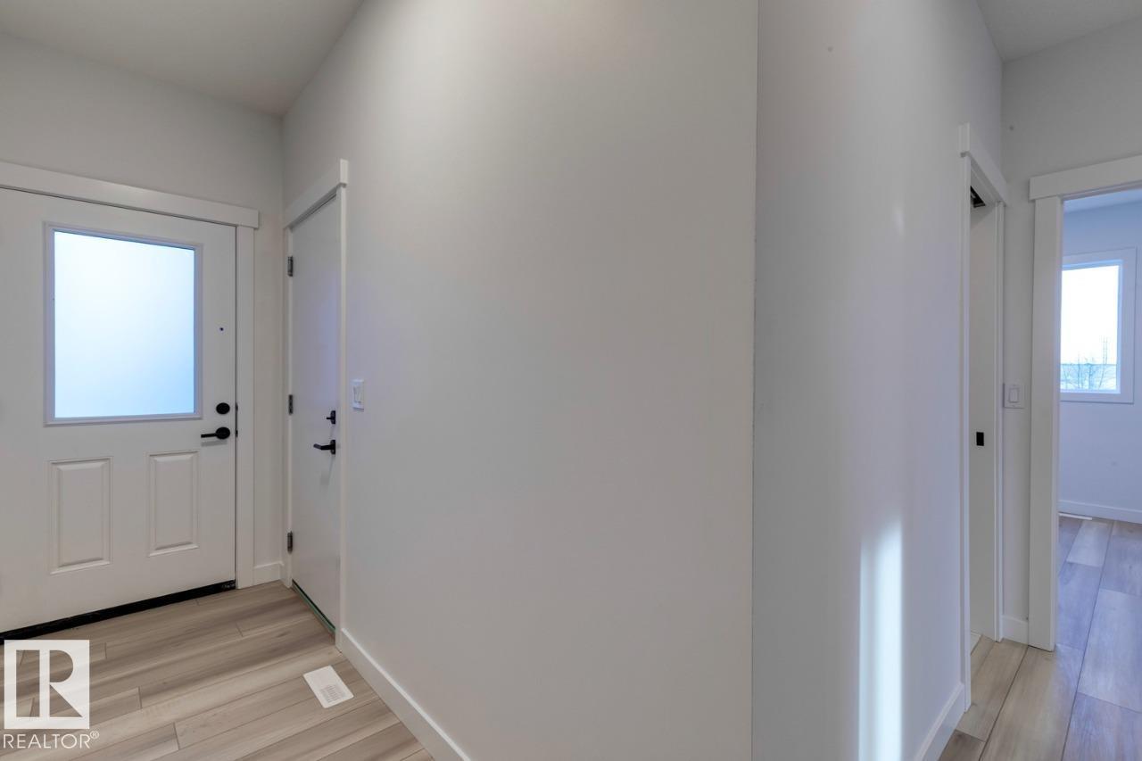 907 18 Av Nw, Edmonton, Alberta  T6T 2X3 - Photo 6 - E4469203