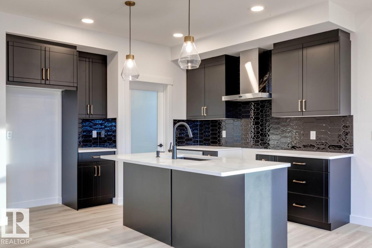 907 18 Av Nw, Edmonton, Alberta  T6T 2X3 - Photo 13 - E4469203