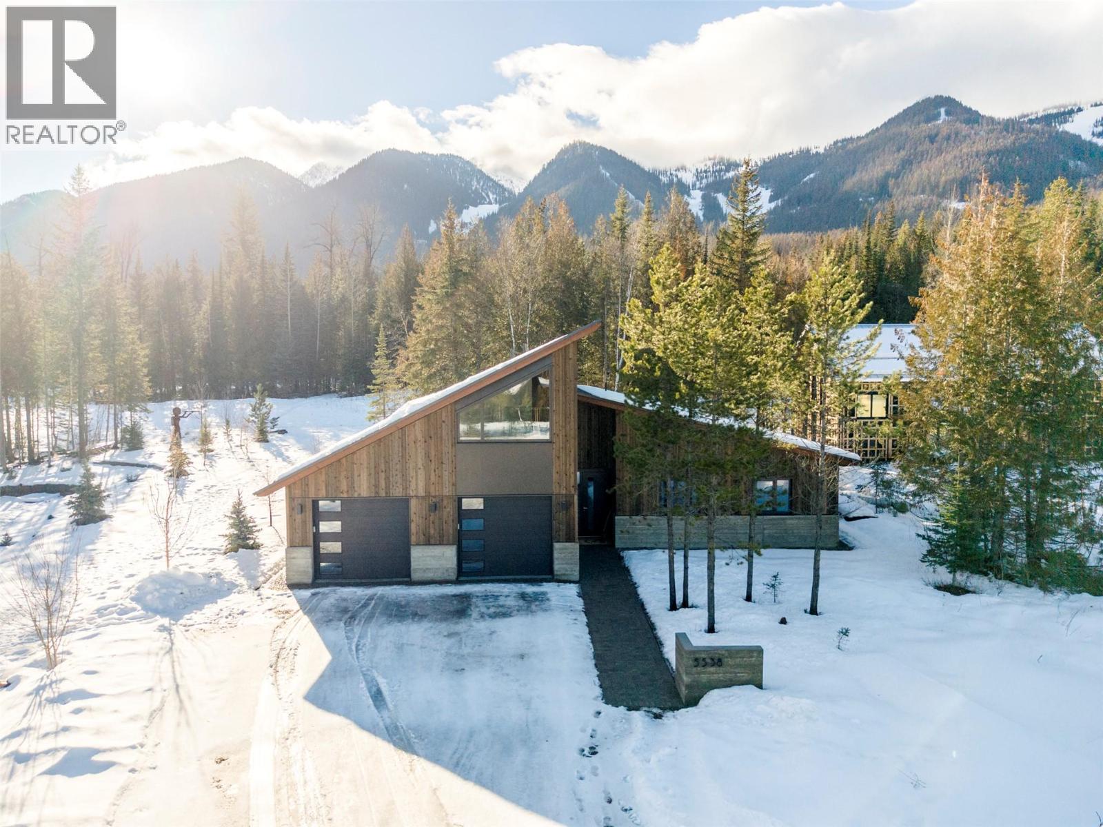 5538 Currie Bowl Way, Fernie, British Columbia