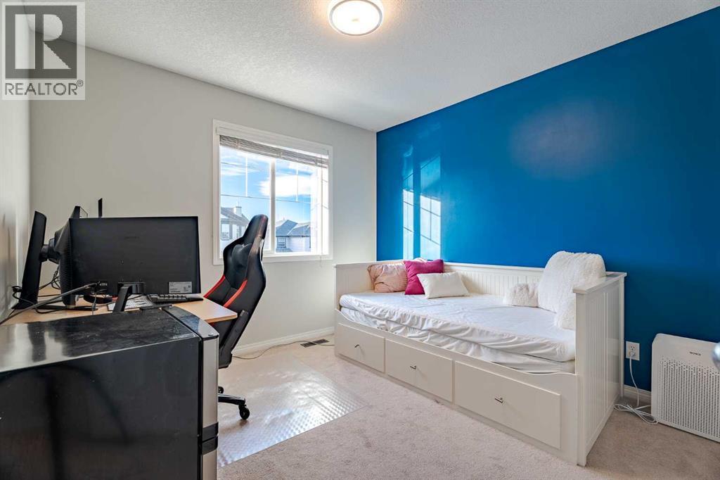 42 Bridlecrest Gardens Sw, Calgary, Alberta  T2Y 4Y4 - Photo 11 - A2278786