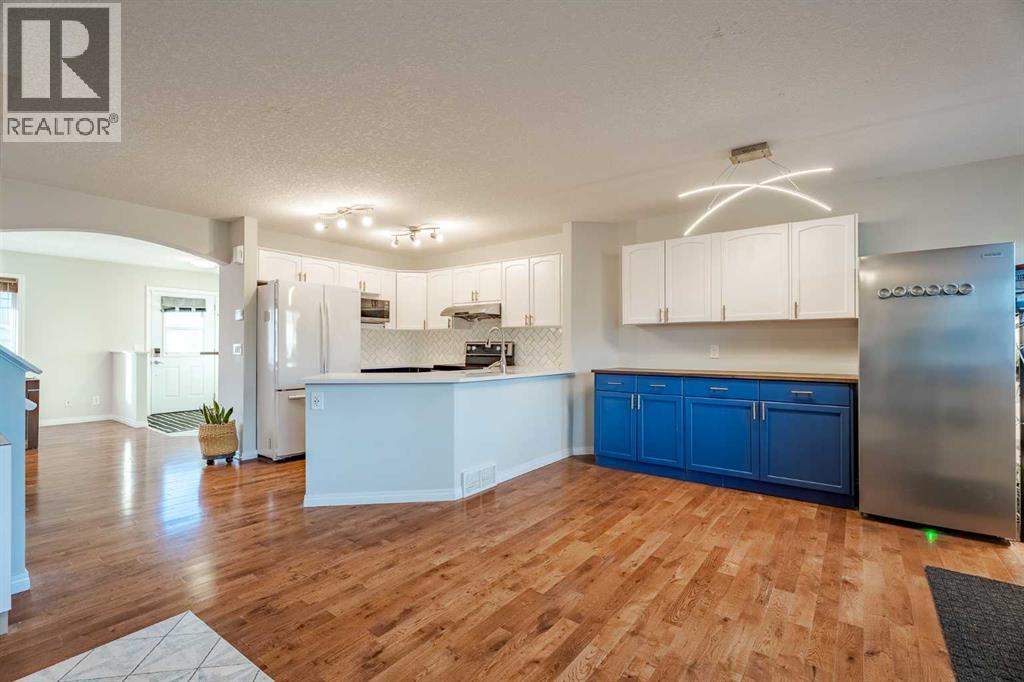 42 Bridlecrest Gardens Sw, Calgary, Alberta  T2Y 4Y4 - Photo 7 - A2278786