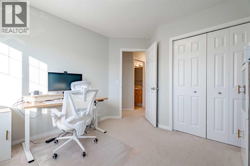 42 Bridlecrest Gardens Sw, Calgary, Alberta  T2Y 4Y4 - Photo 12 - A2278786