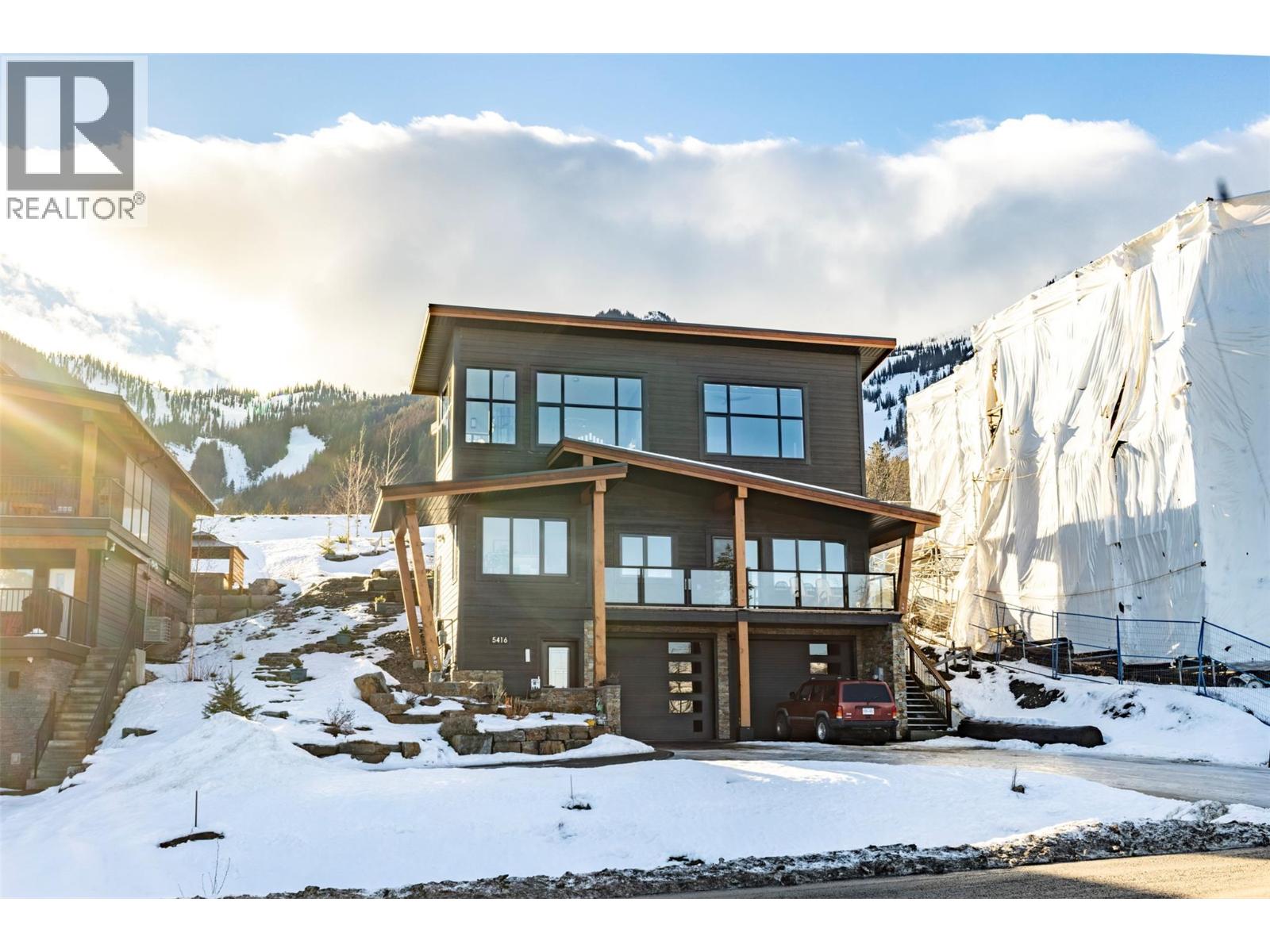 5416 Resort Drive, Fernie, British Columbia  V0B 1M6 - Photo 2 - 10364789