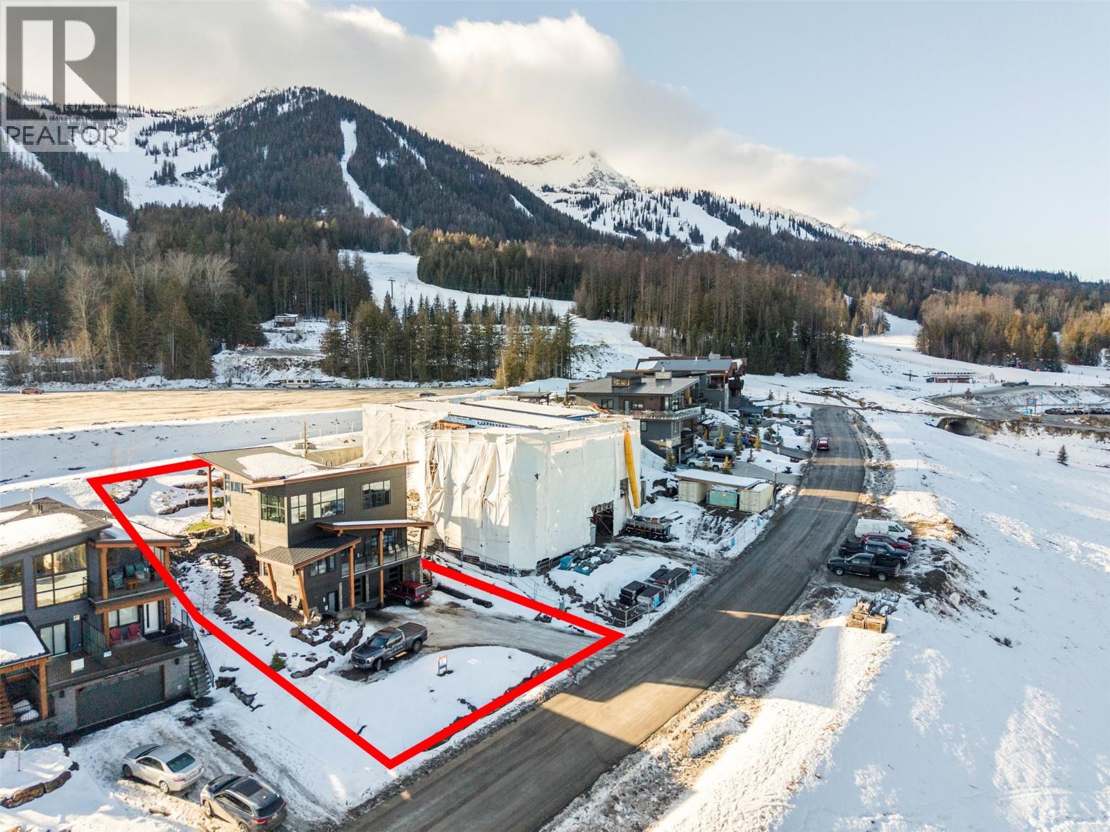 5416 Resort Drive, Fernie, British Columbia  V0B 1M6 - Photo 3 - 10364789