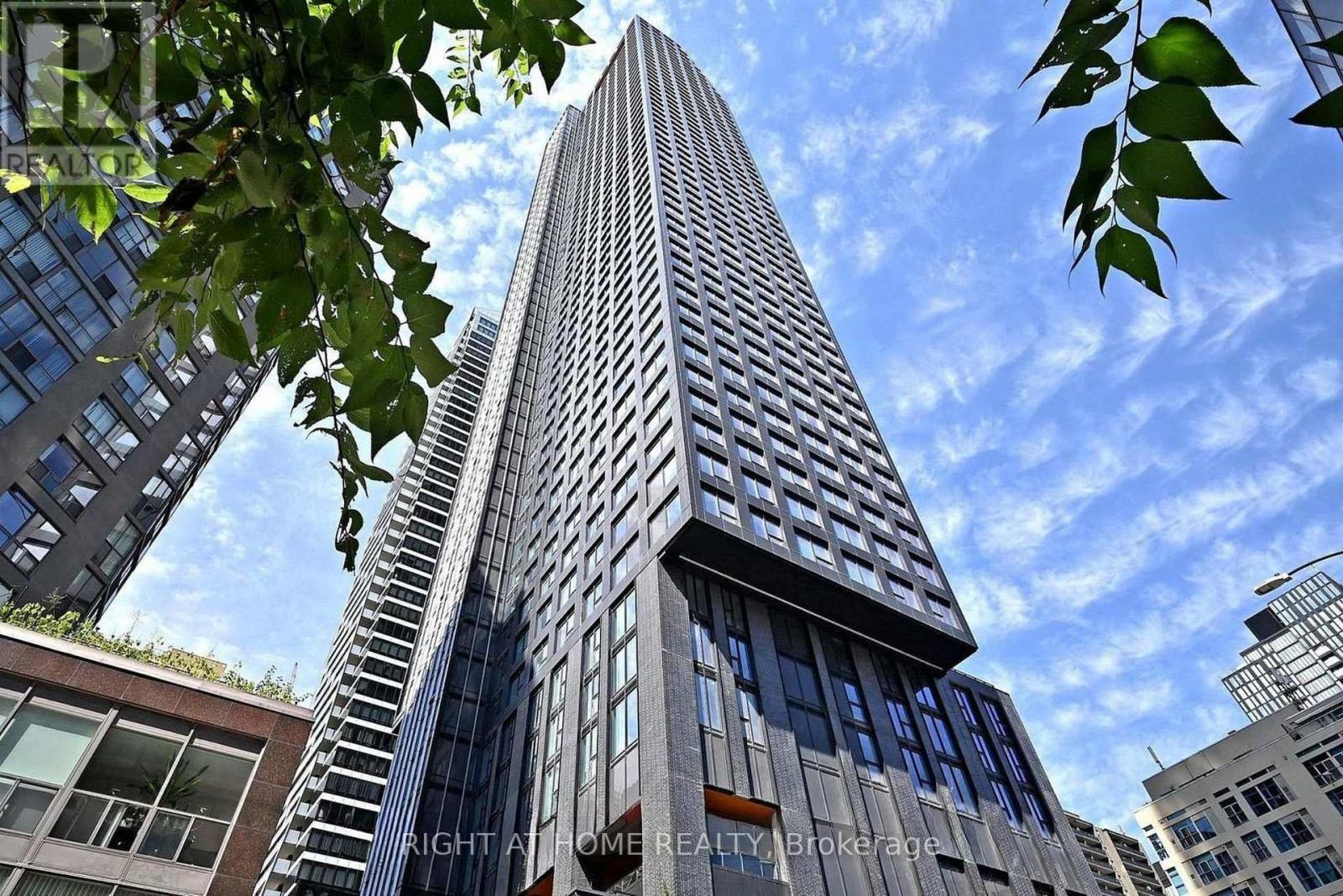 1801 - 8 Wellesley Street W, Toronto, Ontario  M4Y 0J5 - Photo 14 - C12717072