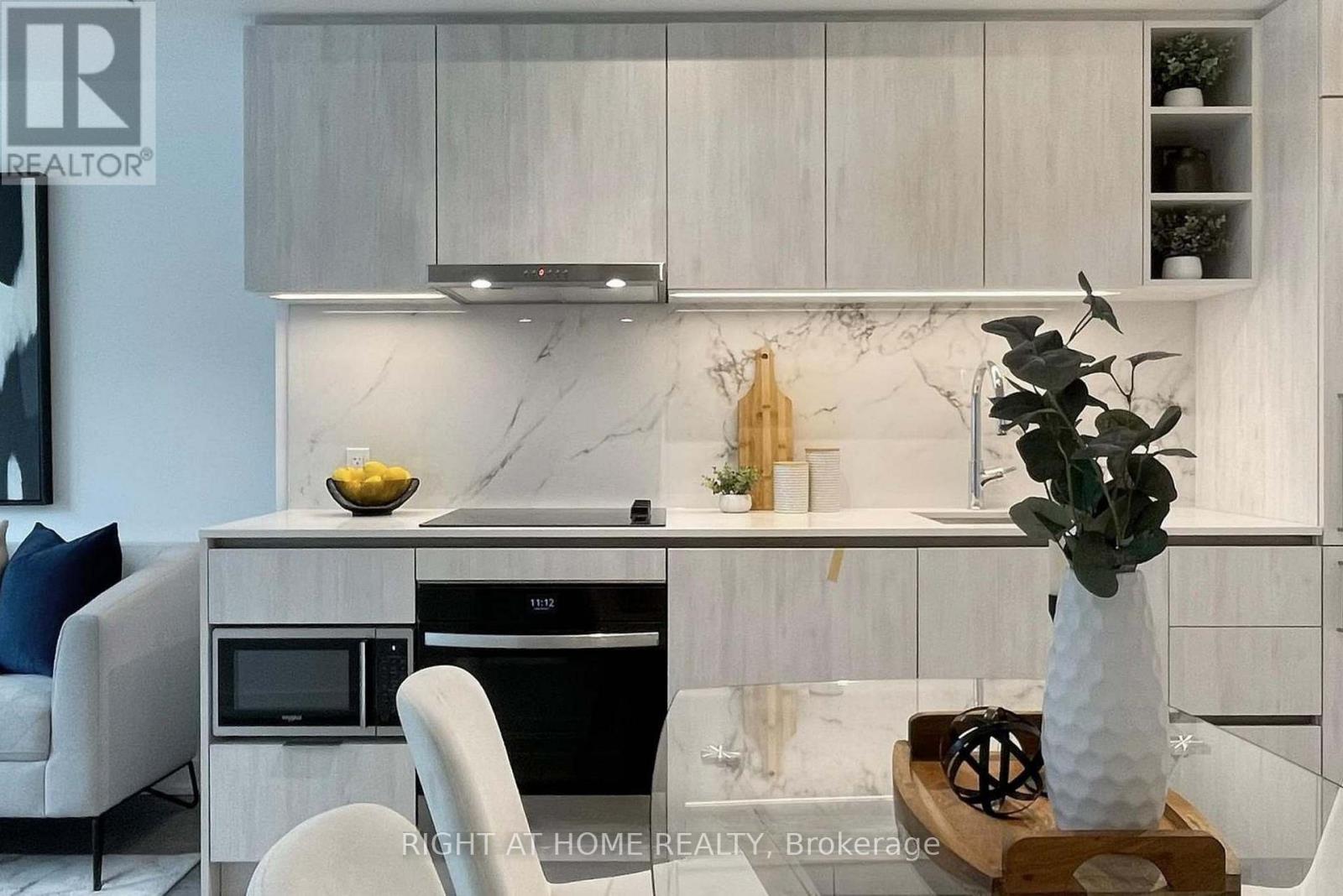 1801 - 8 Wellesley Street W, Toronto, Ontario  M4Y 0J5 - Photo 3 - C12717072