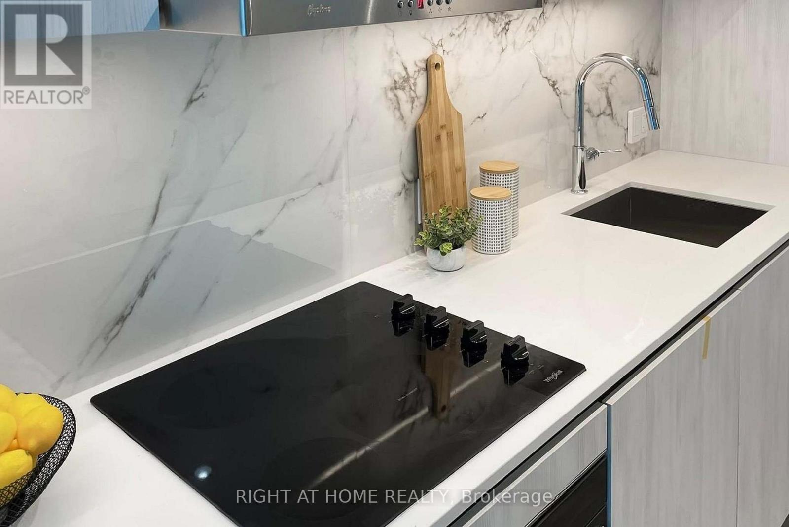 1801 - 8 Wellesley Street W, Toronto, Ontario  M4Y 0J5 - Photo 5 - C12717072