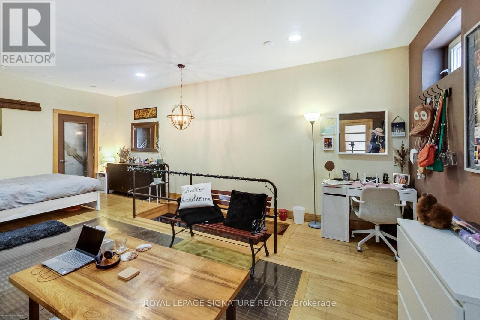 Main - 6 Littlehayes Lane, Toronto, Ontario  M5T 1L8 - Photo 3 - C12717080