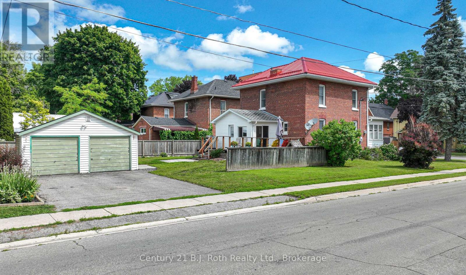 33 Sussex Street S, Kawartha Lakes, Ontario K9V 3E7 - Photo 14 - X12479495