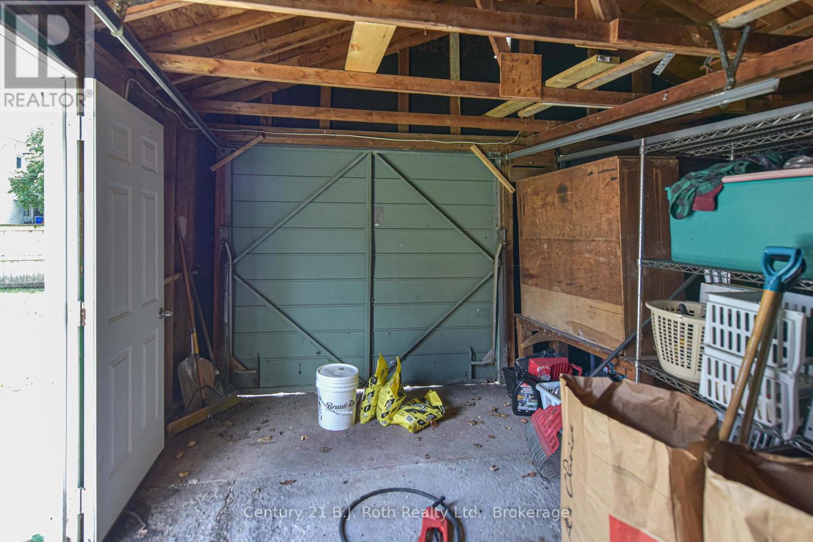 33 Sussex Street S, Kawartha Lakes, Ontario K9V 3E7 - Photo 19 - X12479495