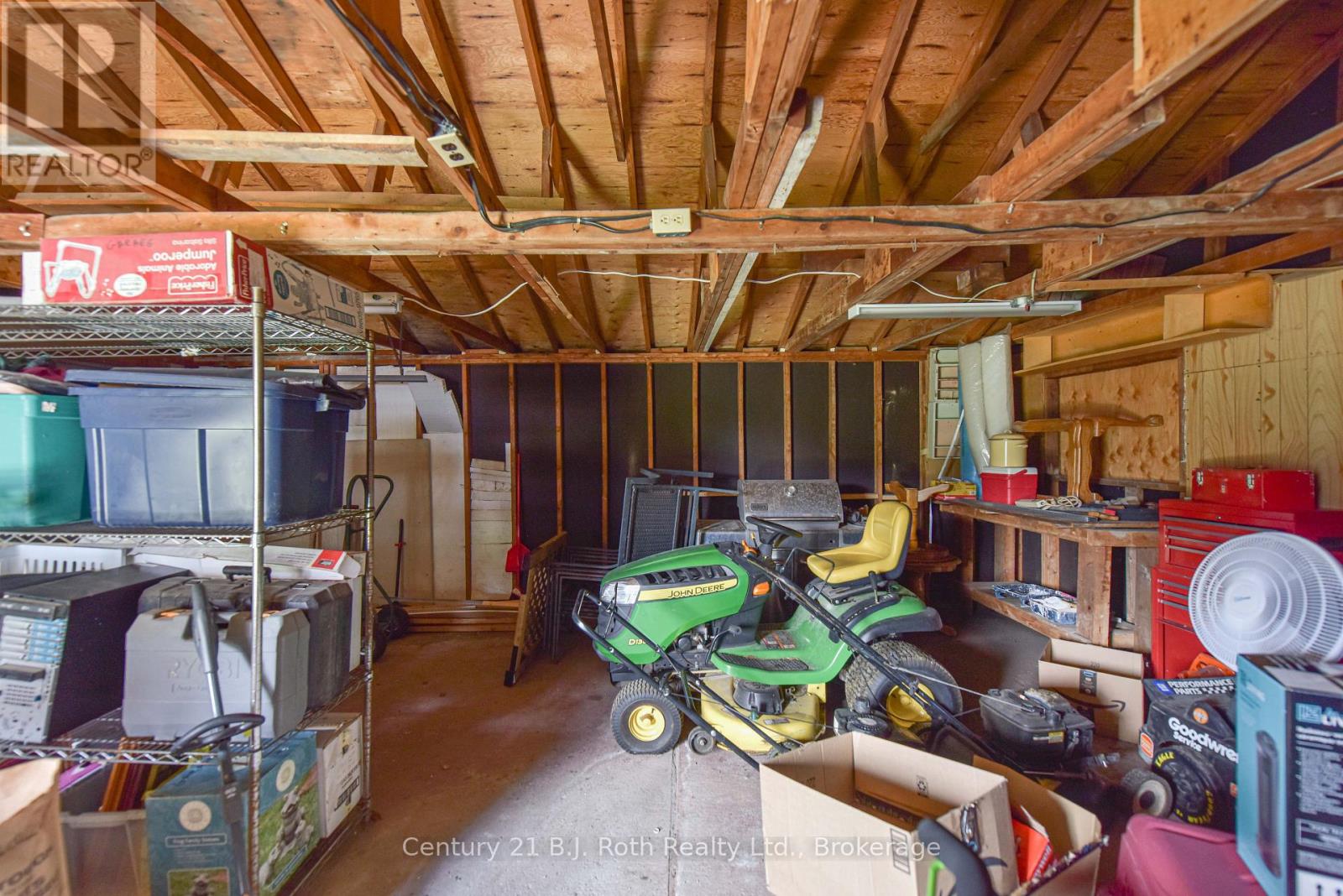 33 Sussex Street S, Kawartha Lakes, Ontario K9V 3E7 - Photo 21 - X12479495