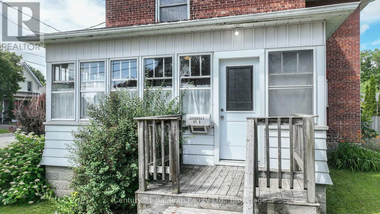 33 Sussex Street S, Kawartha Lakes, Ontario K9V 3E7 - Photo 22 - X12479495