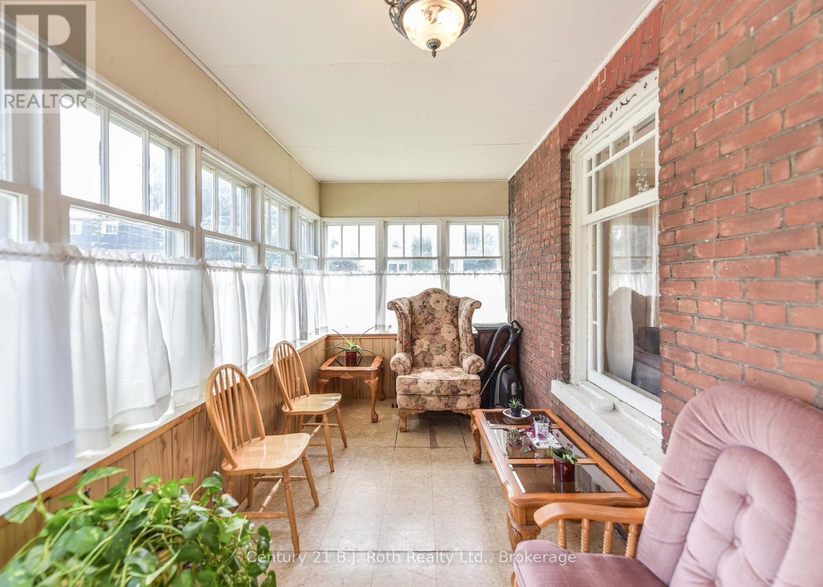 33 Sussex Street S, Kawartha Lakes, Ontario K9V 3E7 - Photo 24 - X12479495