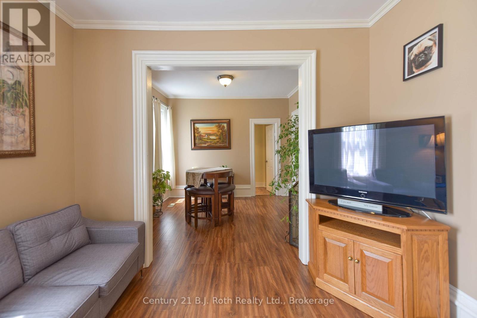 33 Sussex Street S, Kawartha Lakes, Ontario K9V 3E7 - Photo 30 - X12479495