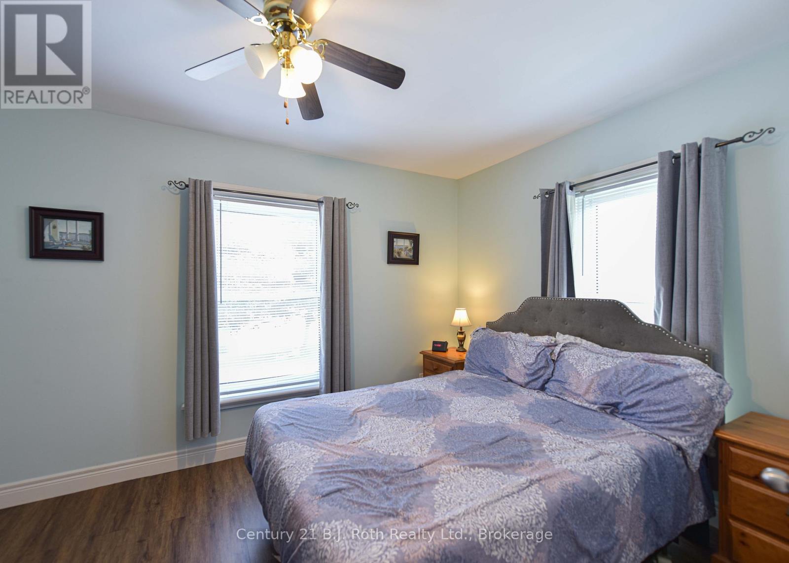 33 Sussex Street S, Kawartha Lakes, Ontario K9V 3E7 - Photo 39 - X12479495