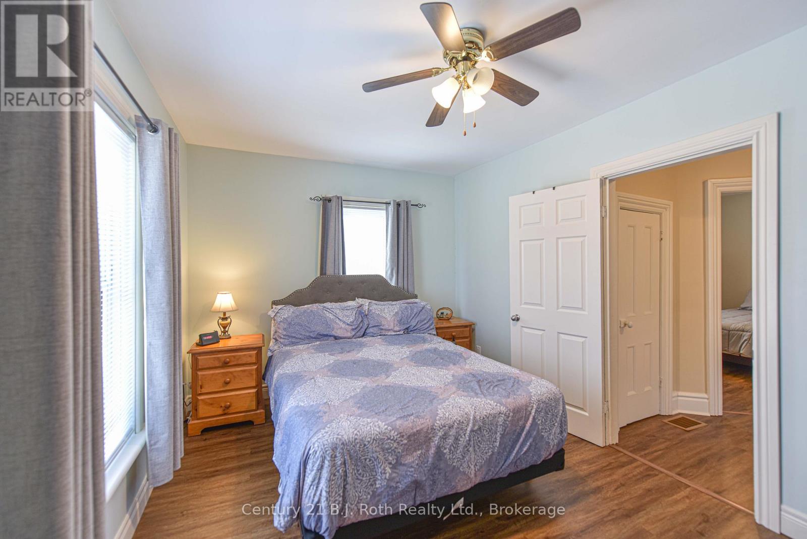 33 Sussex Street S, Kawartha Lakes, Ontario K9V 3E7 - Photo 40 - X12479495