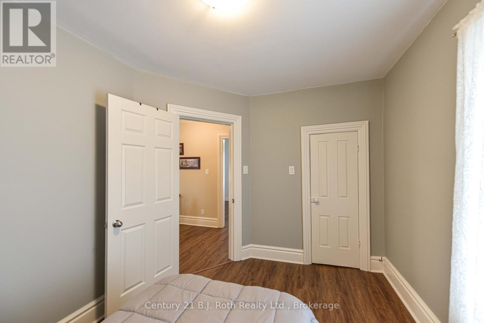 33 Sussex Street S, Kawartha Lakes, Ontario K9V 3E7 - Photo 45 - X12479495