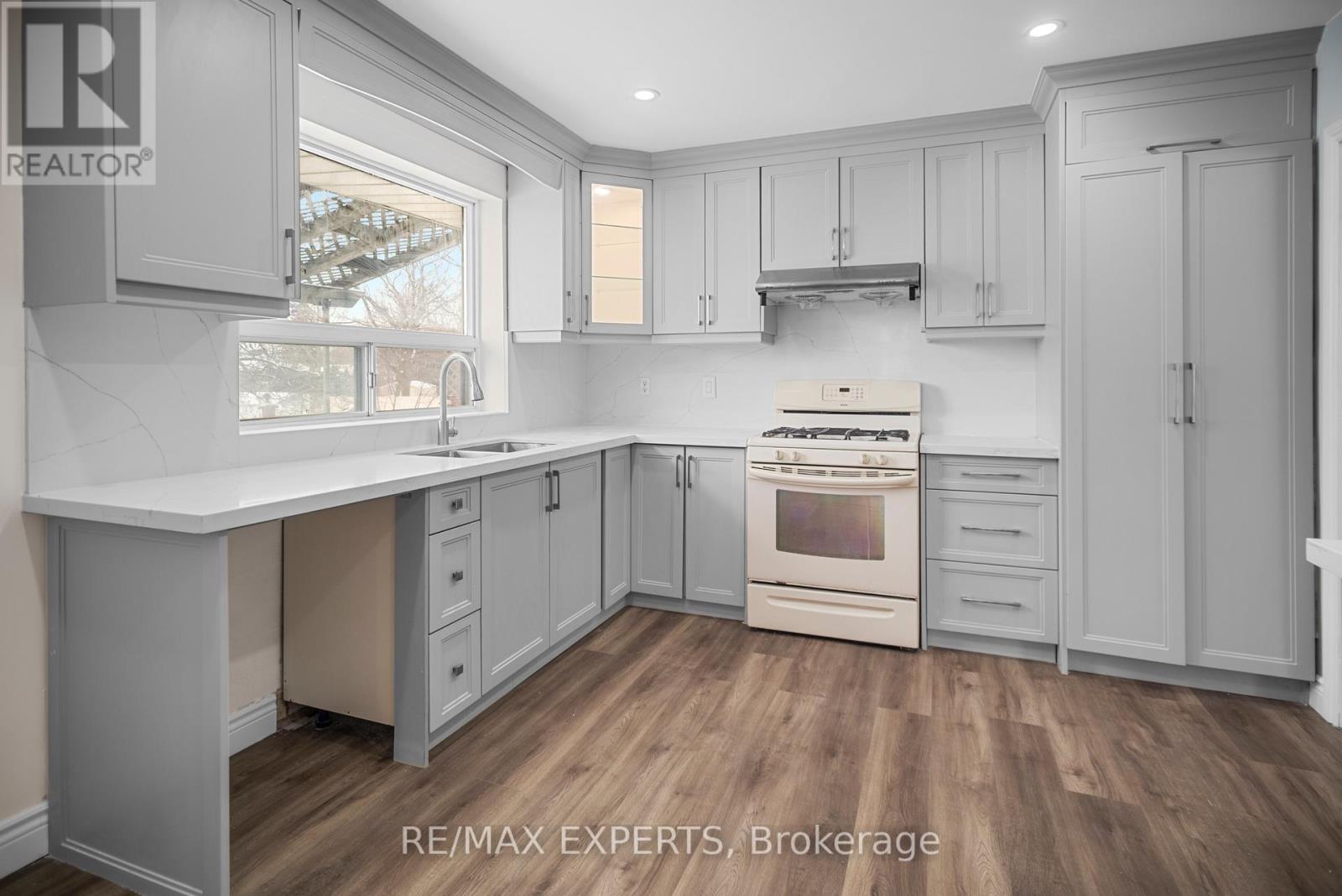 Main - 30 Gosling Road, Vaughan, Ontario  L6A 1E2 - Photo 2 - N12717060