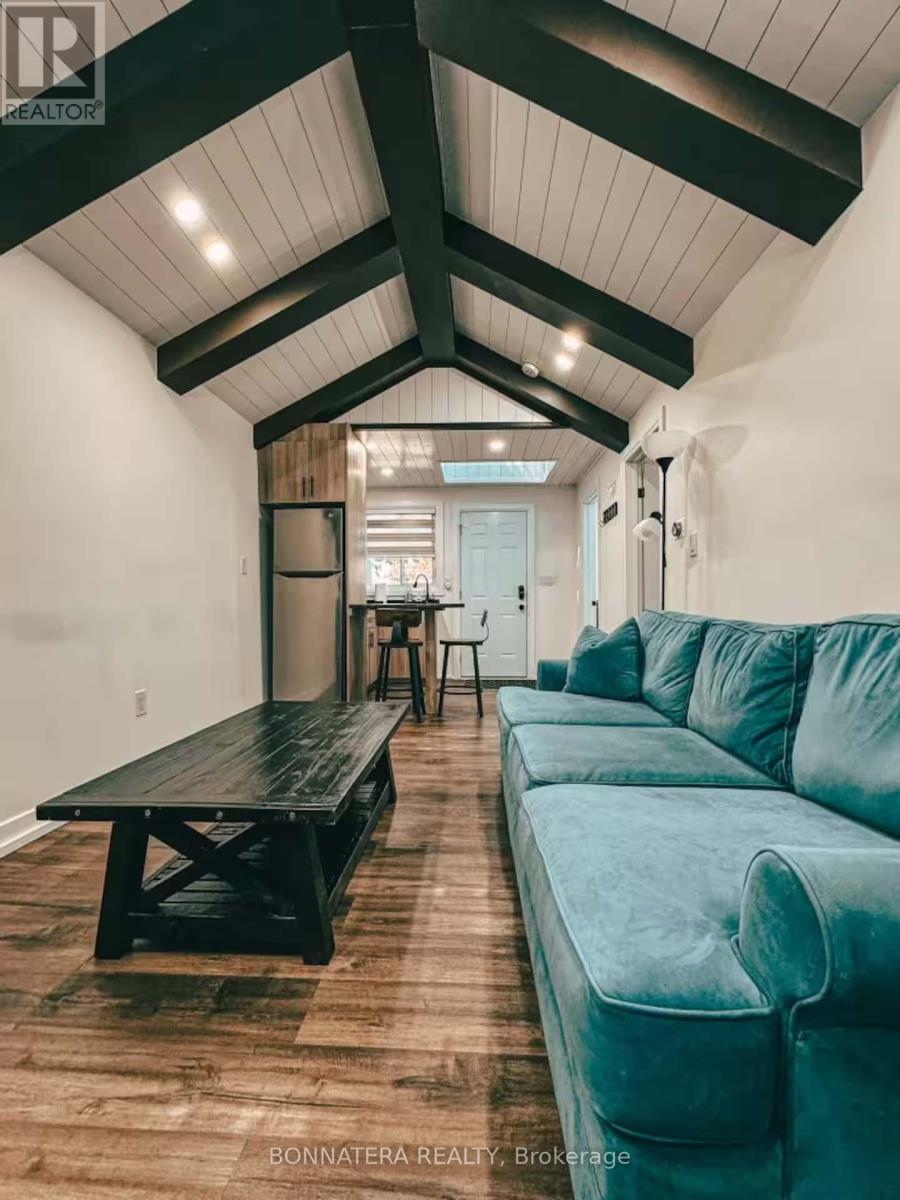 Cabin - 687 Innisfil Beach Road, Innisfil, Ontario  L0L 2M0 - Photo 8 - N12456554