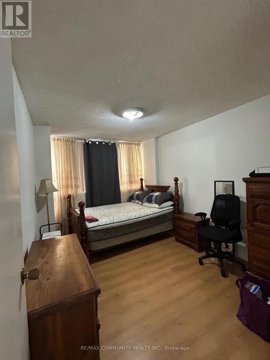 805 - 3590 Kaneff Crescent, Mississauga, Ontario  L5A 3X3 - Photo 13 - W12717066