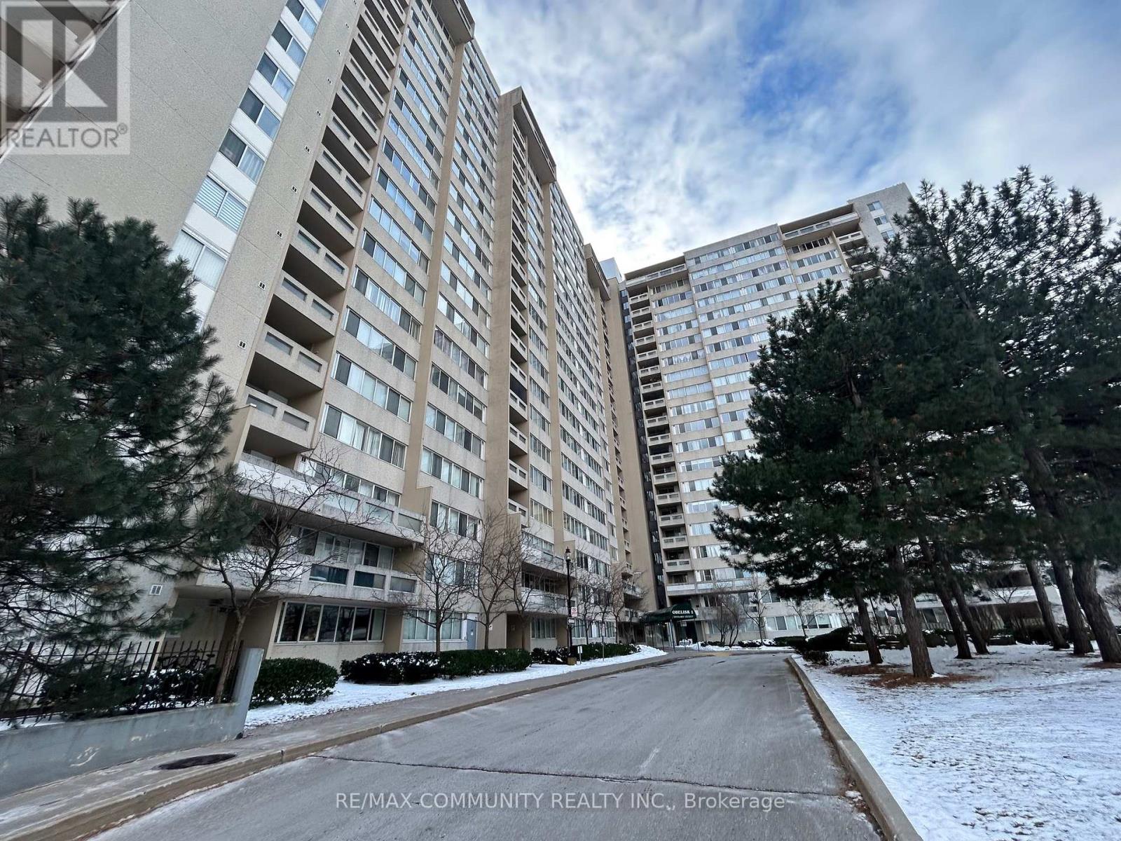 805 - 3590 Kaneff Crescent, Mississauga, Ontario  L5A 3X3 - Photo 2 - W12717066