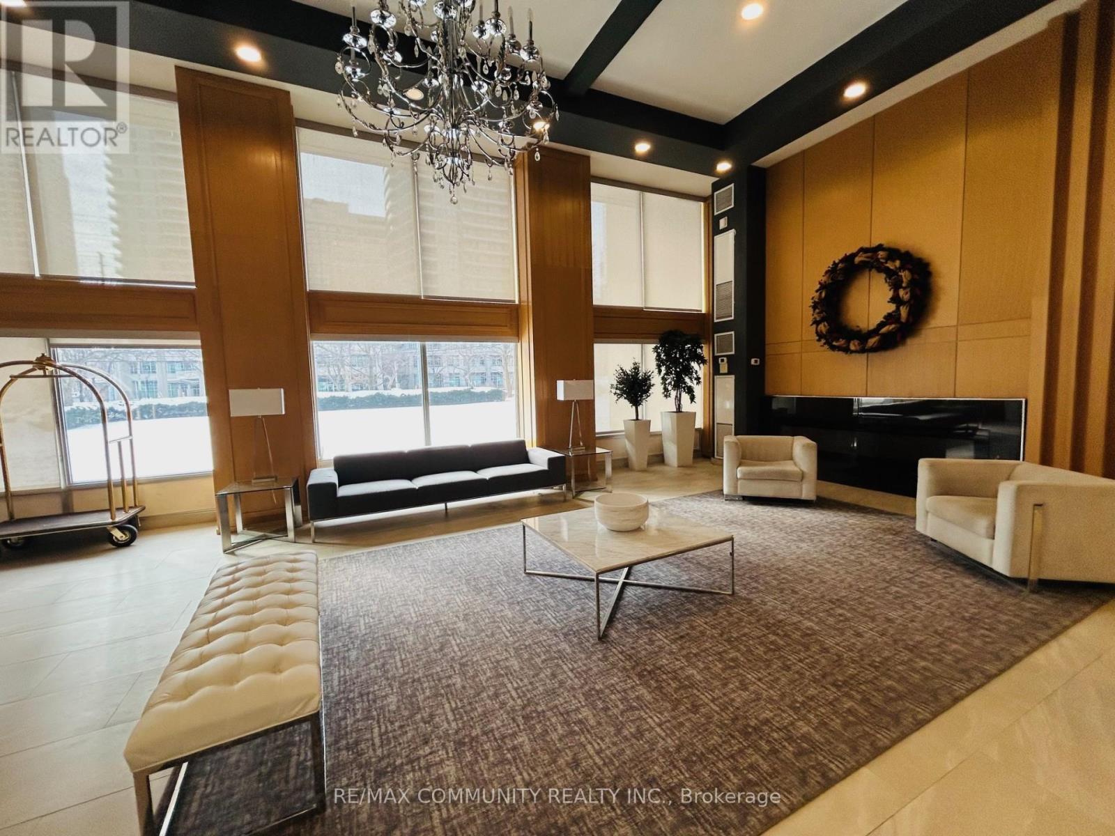 805 - 3590 Kaneff Crescent, Mississauga, Ontario  L5A 3X3 - Photo 5 - W12717066