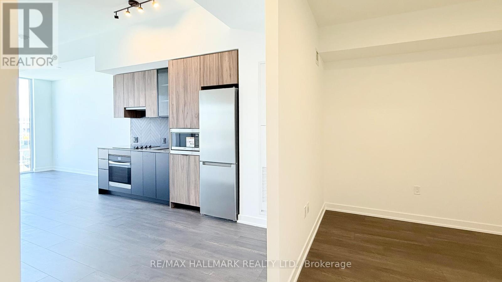 817 - 1037 The Queensway, Toronto, Ontario  M8Z 0H5 - Photo 5 - W12717092