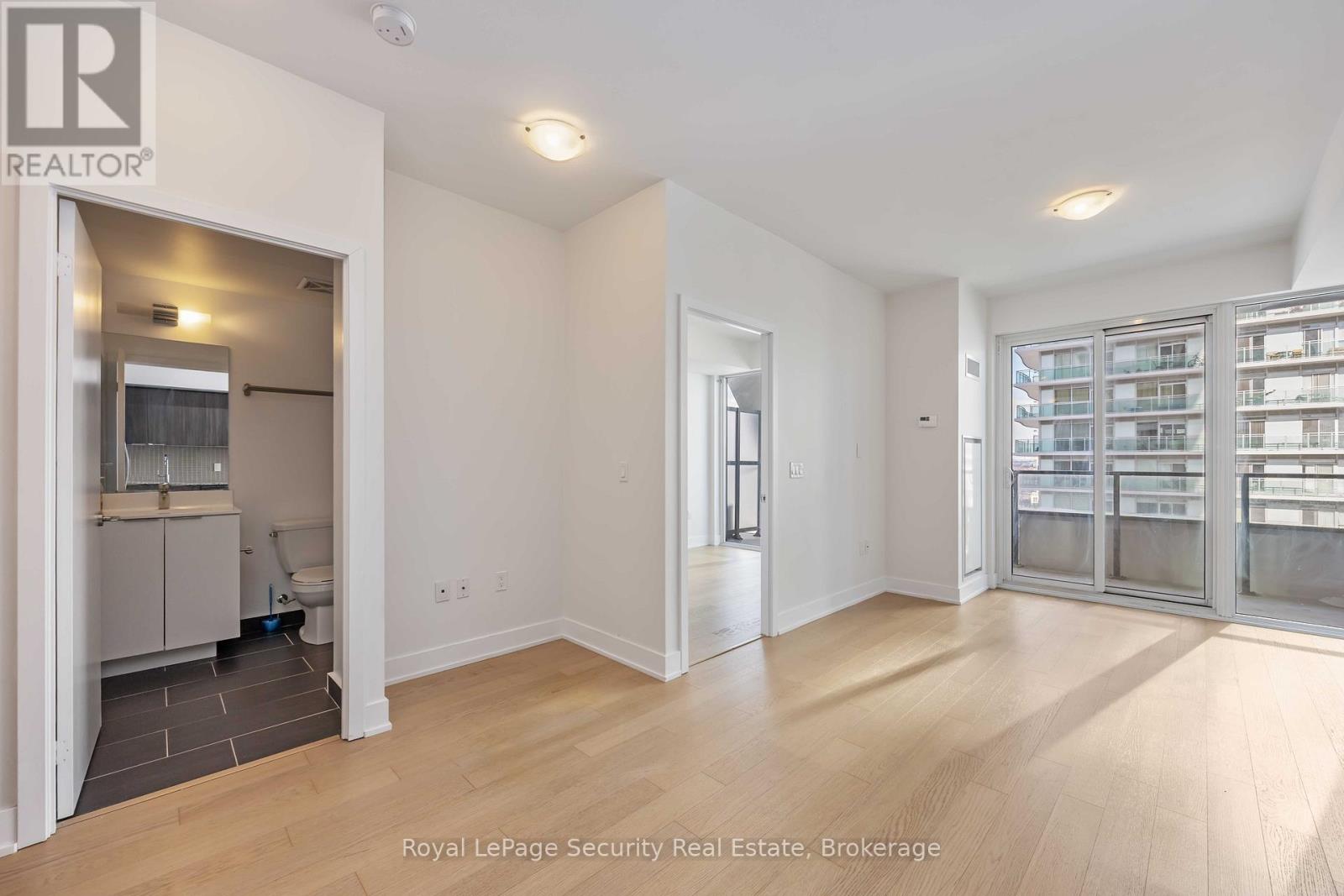 1915 - 30 Shore Breeze Drive, Toronto, Ontario  M8V 0J1 - Photo 10 - W12717116