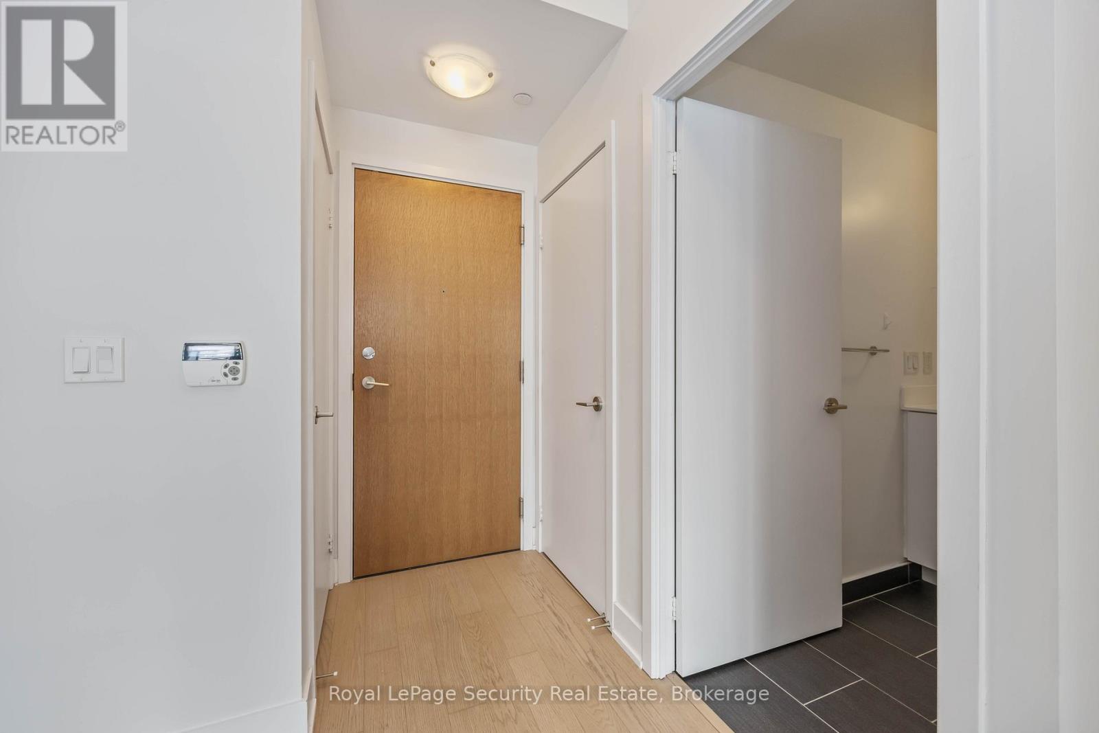 1915 - 30 Shore Breeze Drive, Toronto, Ontario  M8V 0J1 - Photo 5 - W12717116