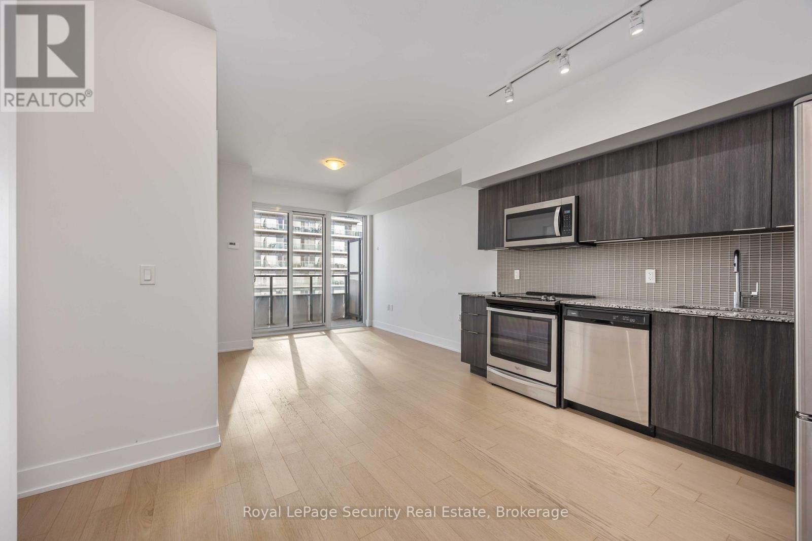 1915 - 30 Shore Breeze Drive, Toronto, Ontario  M8V 0J1 - Photo 6 - W12717116