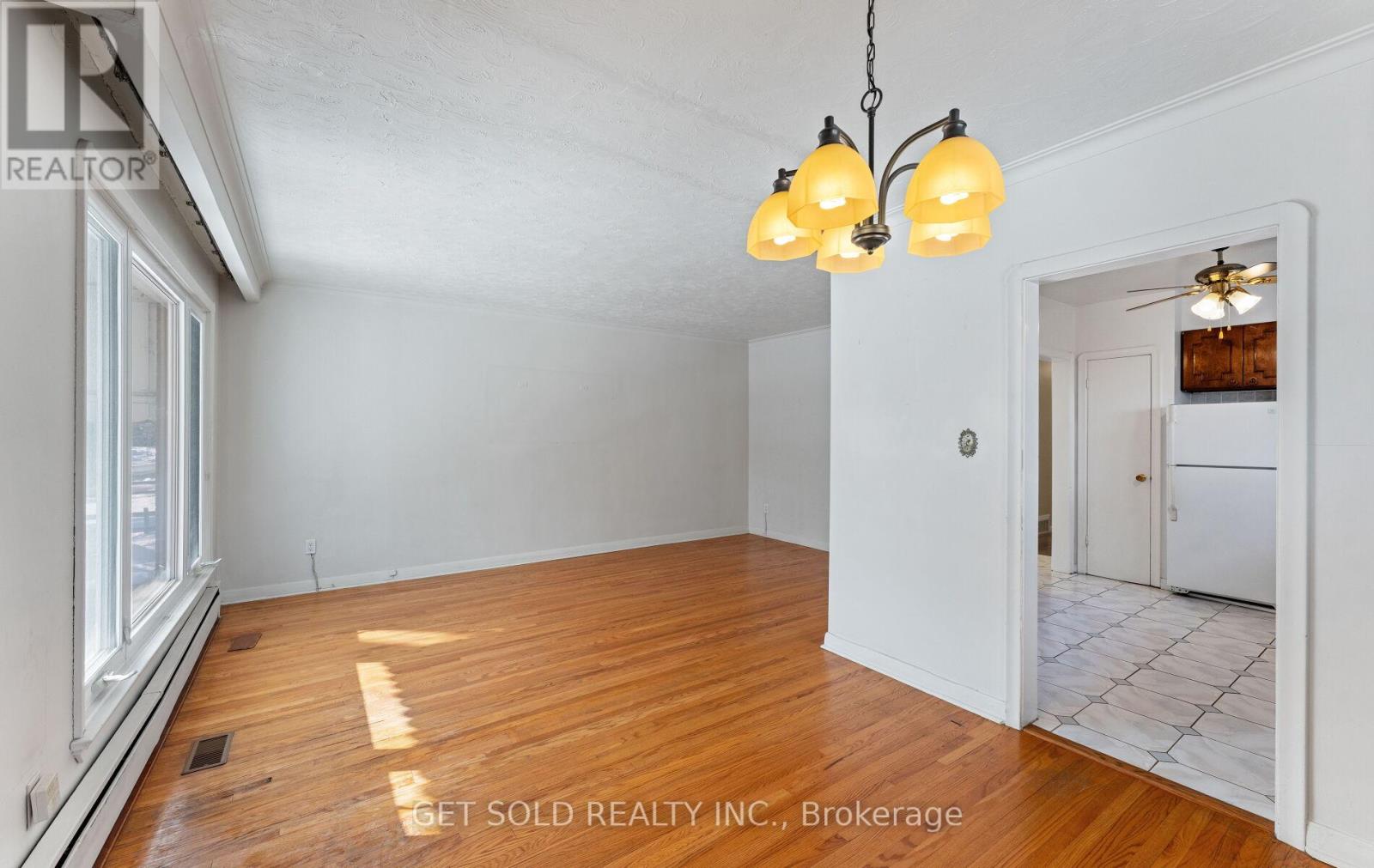 18 Hinton Road, Toronto, Ontario  M9W 2V1 - Photo 11 - W12717124