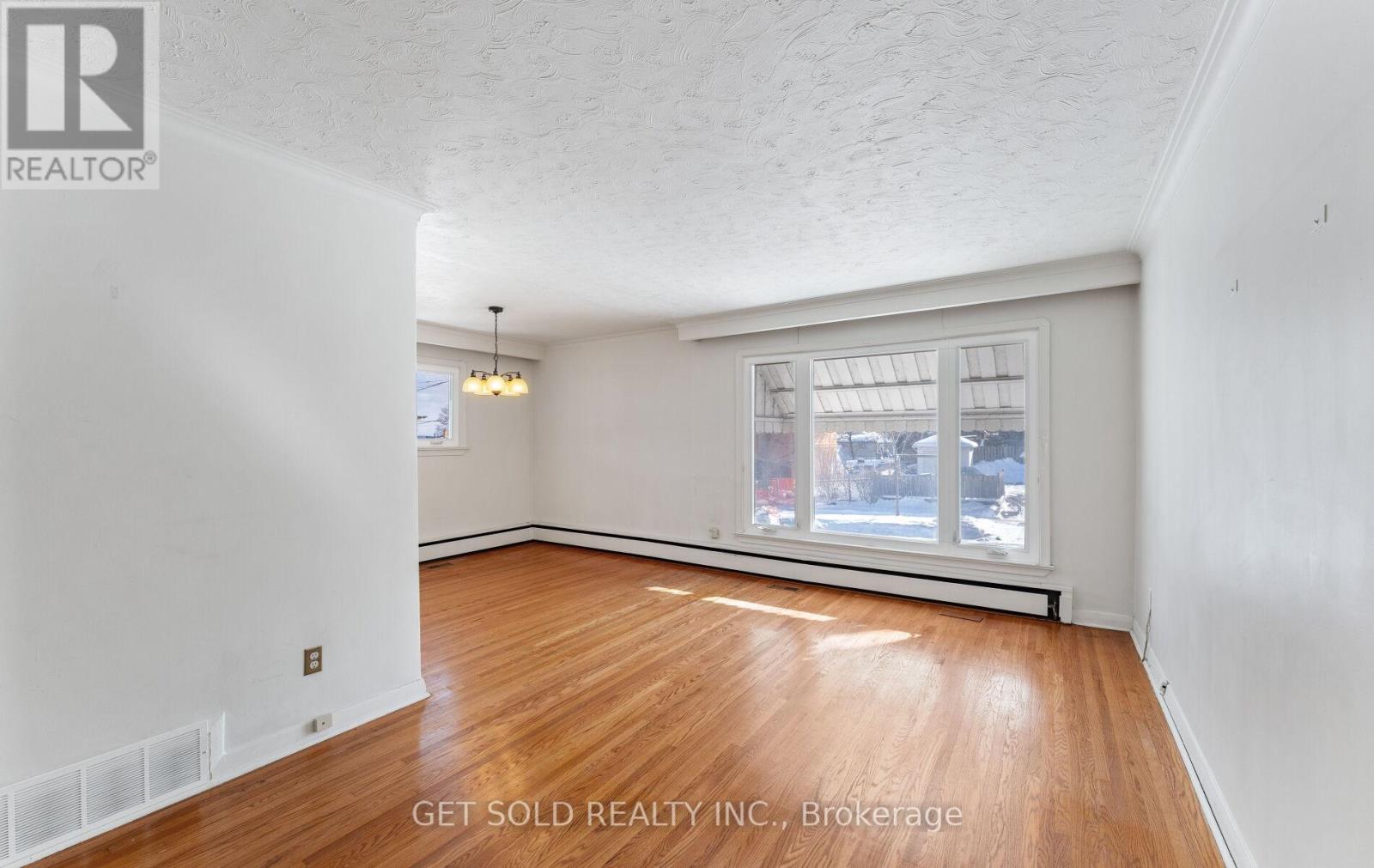 18 Hinton Road, Toronto, Ontario  M9W 2V1 - Photo 13 - W12717124