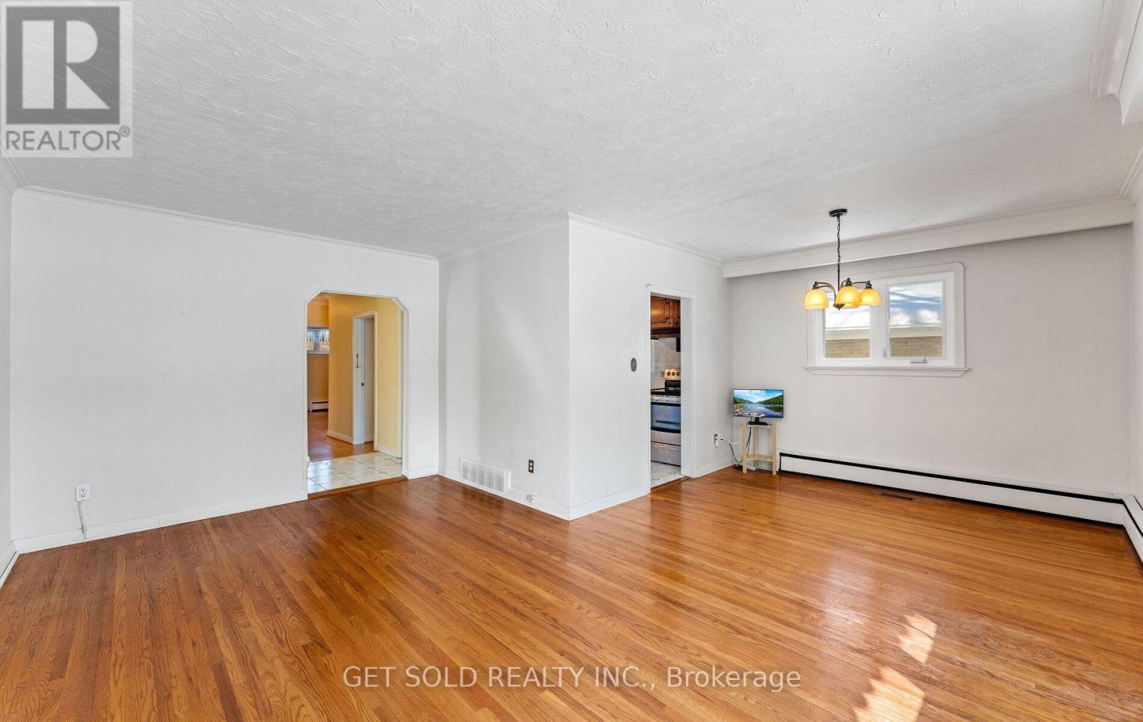 18 Hinton Road, Toronto, Ontario  M9W 2V1 - Photo 14 - W12717124
