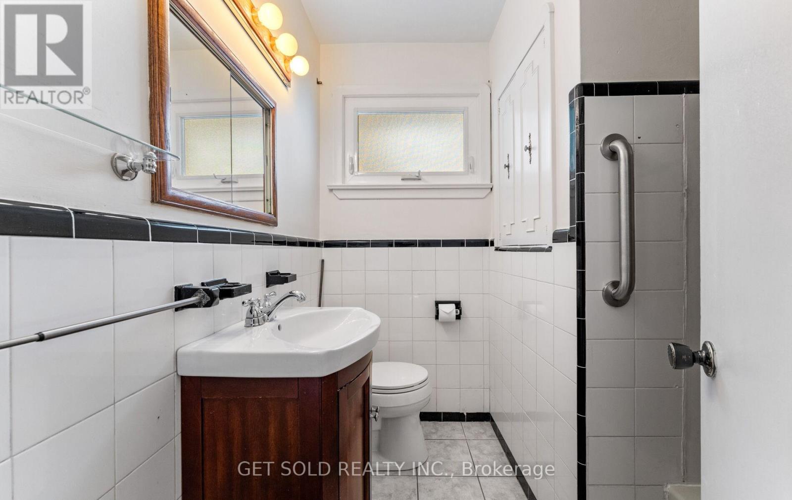 18 Hinton Road, Toronto, Ontario  M9W 2V1 - Photo 25 - W12717124