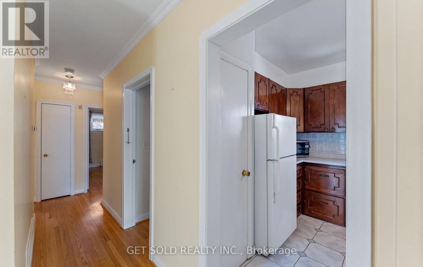 18 Hinton Road, Toronto, Ontario  M9W 2V1 - Photo 6 - W12717124