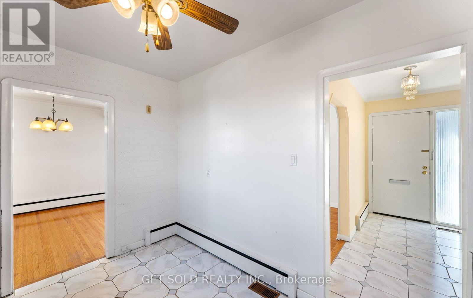 18 Hinton Road, Toronto, Ontario  M9W 2V1 - Photo 9 - W12717124