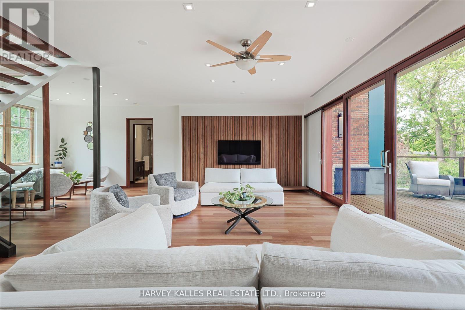 89 Kingsway Crescent, Toronto, Ontario  M8X 2R8 - Photo 11 - W12717146