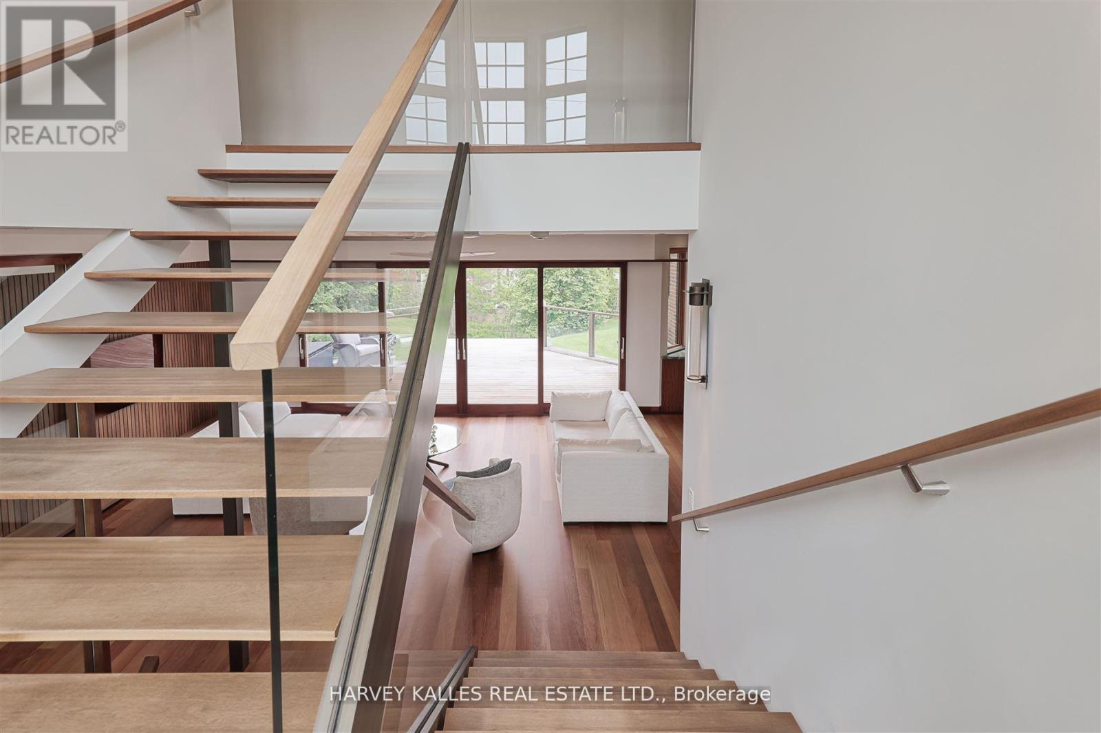 89 Kingsway Crescent, Toronto, Ontario  M8X 2R8 - Photo 22 - W12717146