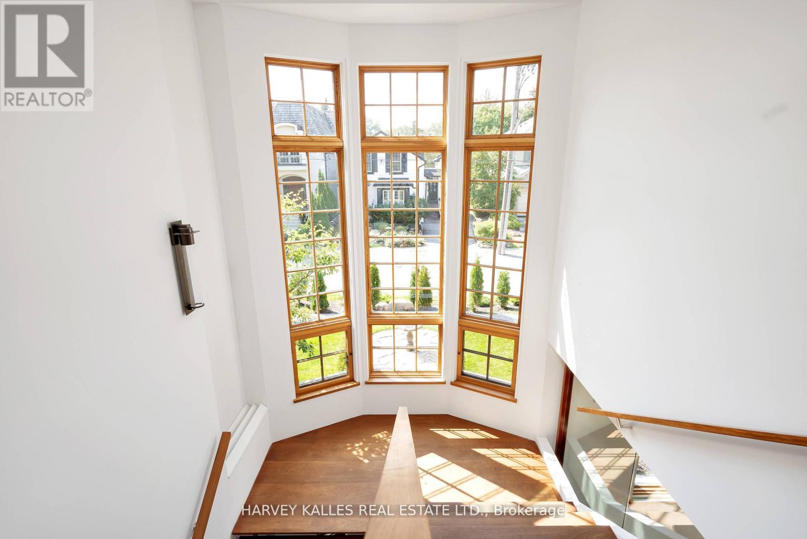 89 Kingsway Crescent, Toronto, Ontario  M8X 2R8 - Photo 24 - W12717146