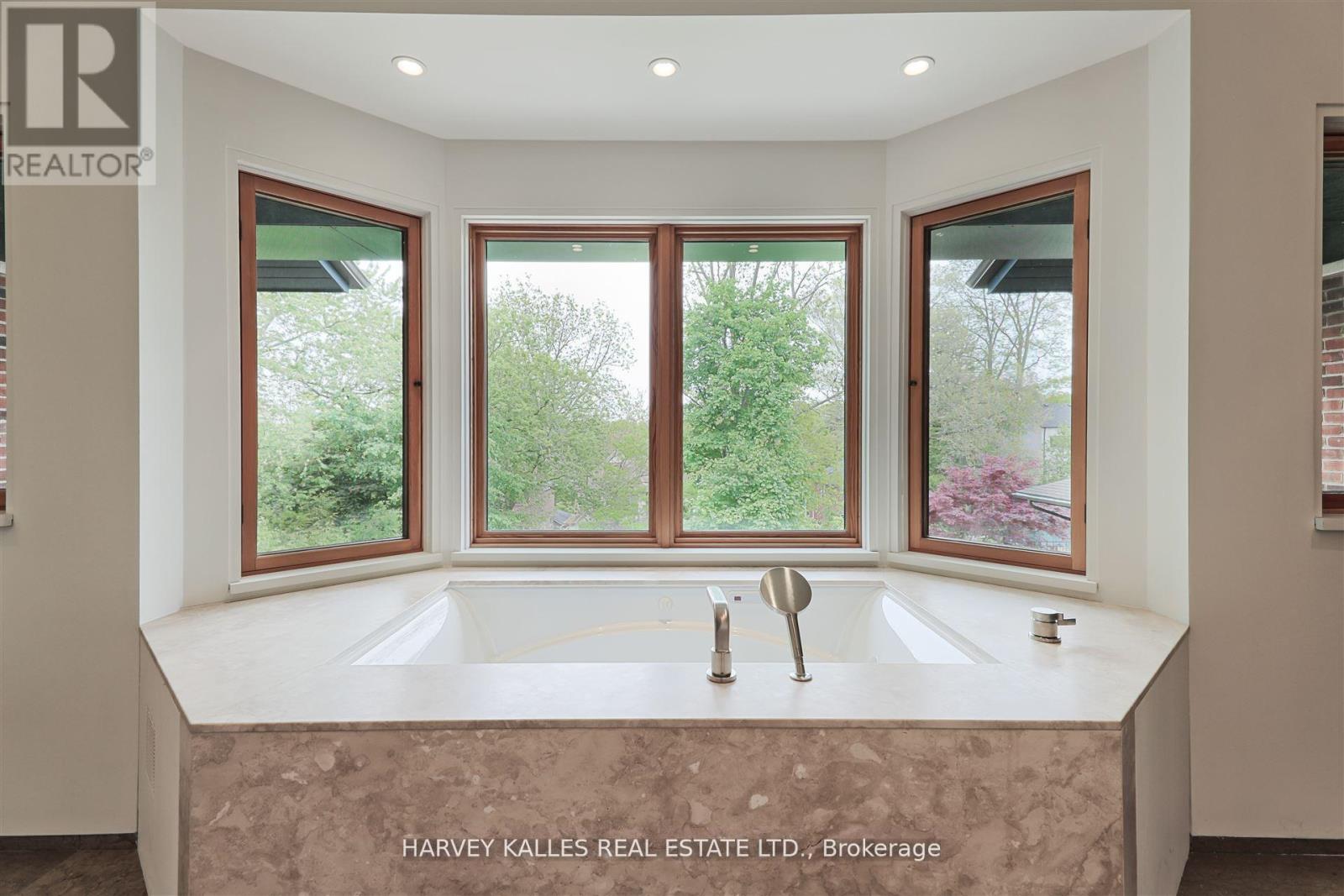 89 Kingsway Crescent, Toronto, Ontario  M8X 2R8 - Photo 27 - W12717146